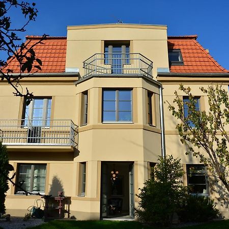 Vila Krocinka Praag Buitenkant foto