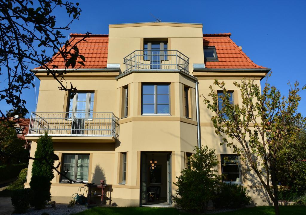 Vila Krocinka Praag Buitenkant foto