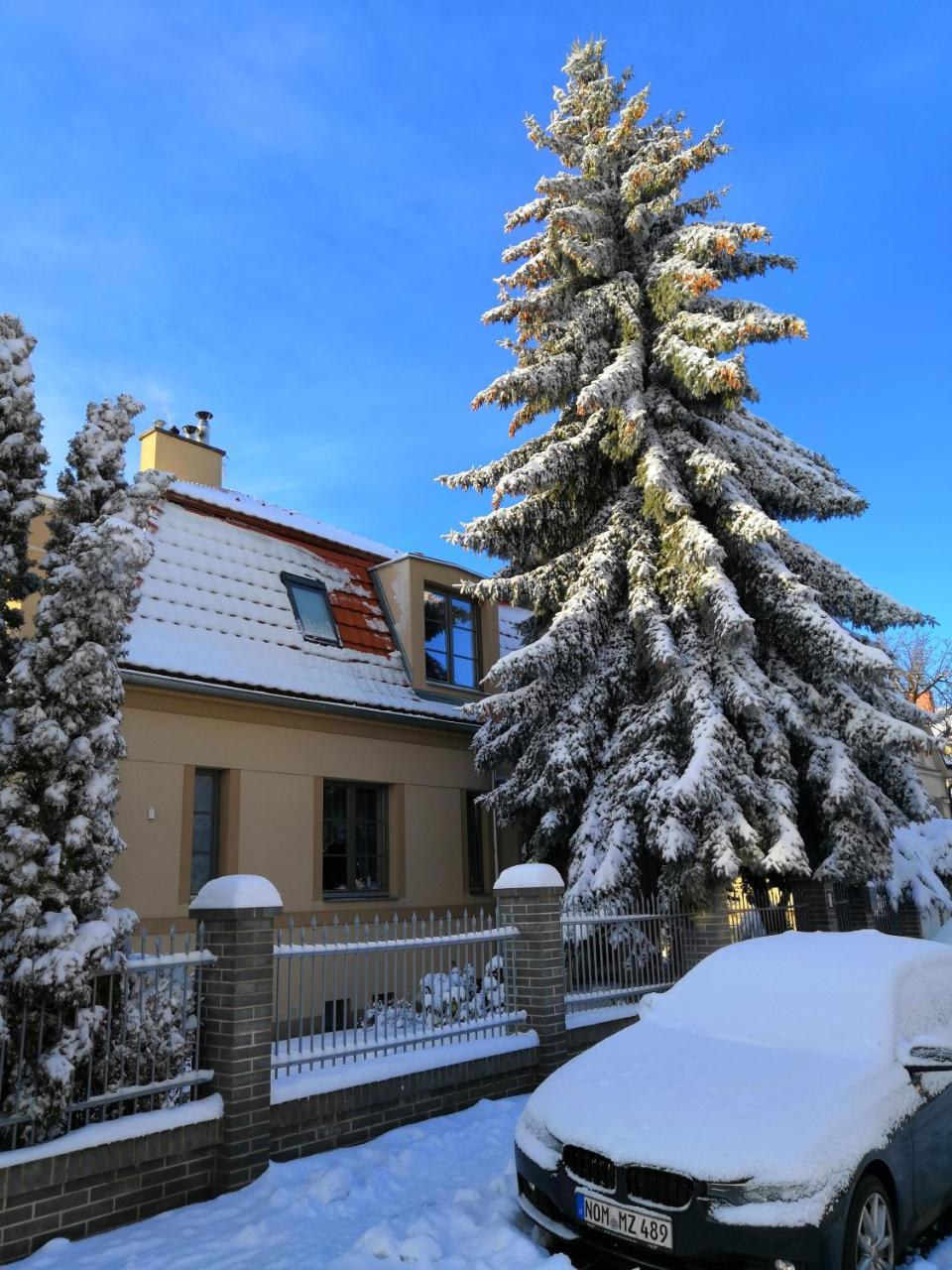 Vila Krocinka Praag Buitenkant foto
